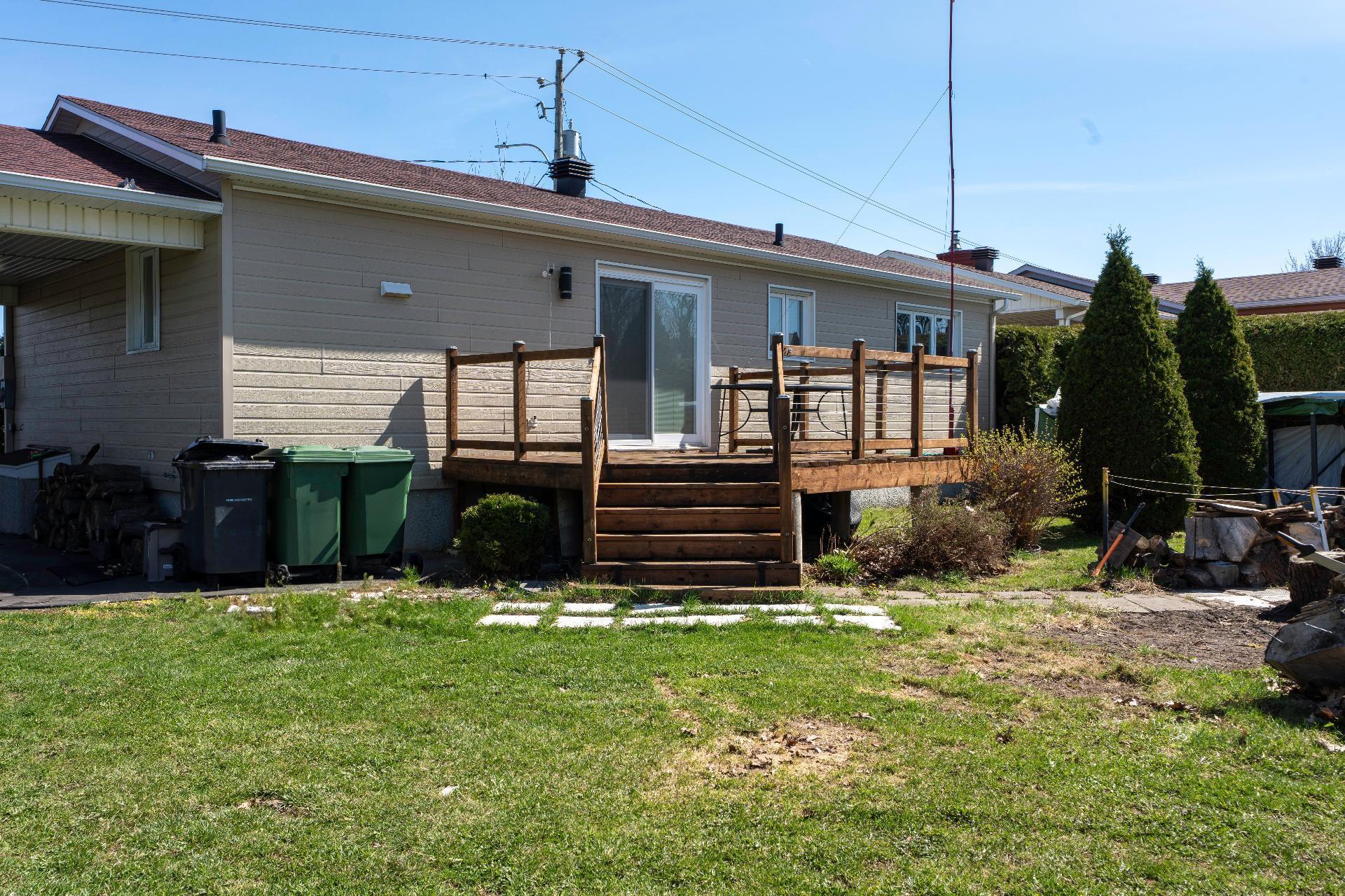 









425


Boul. Patrick

,
Drummondville,




QC
J2E1E3

