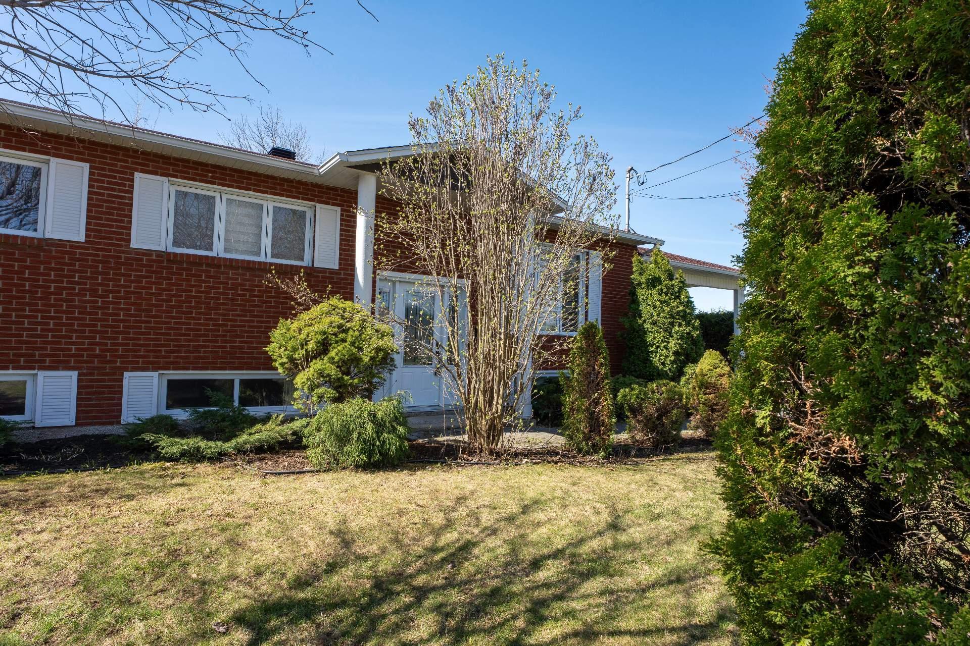 









425


Boul. Patrick

,
Drummondville,




QC
J2E1E3

