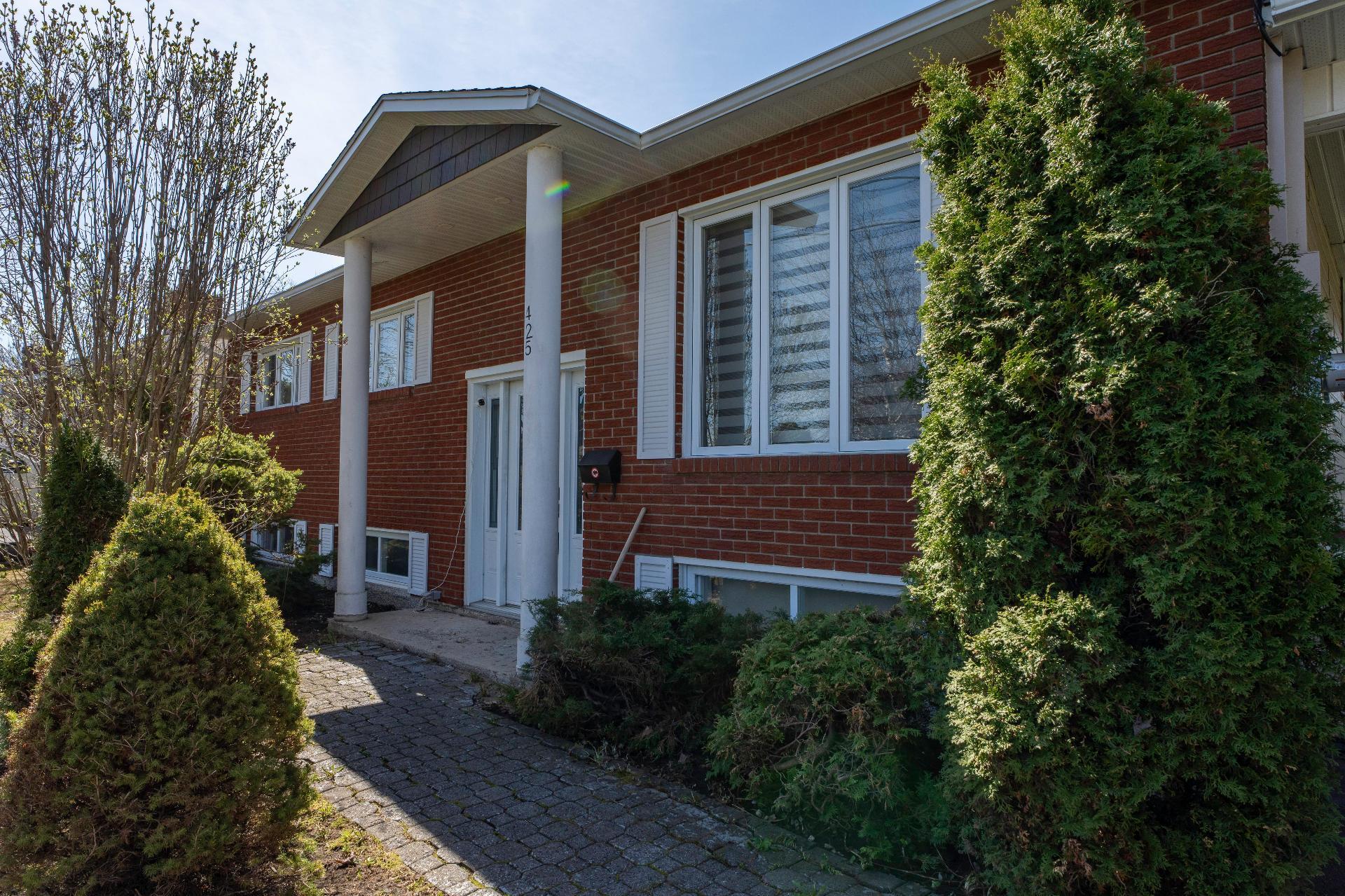 









425


Boul. Patrick

,
Drummondville,




QC
J2E1E3

