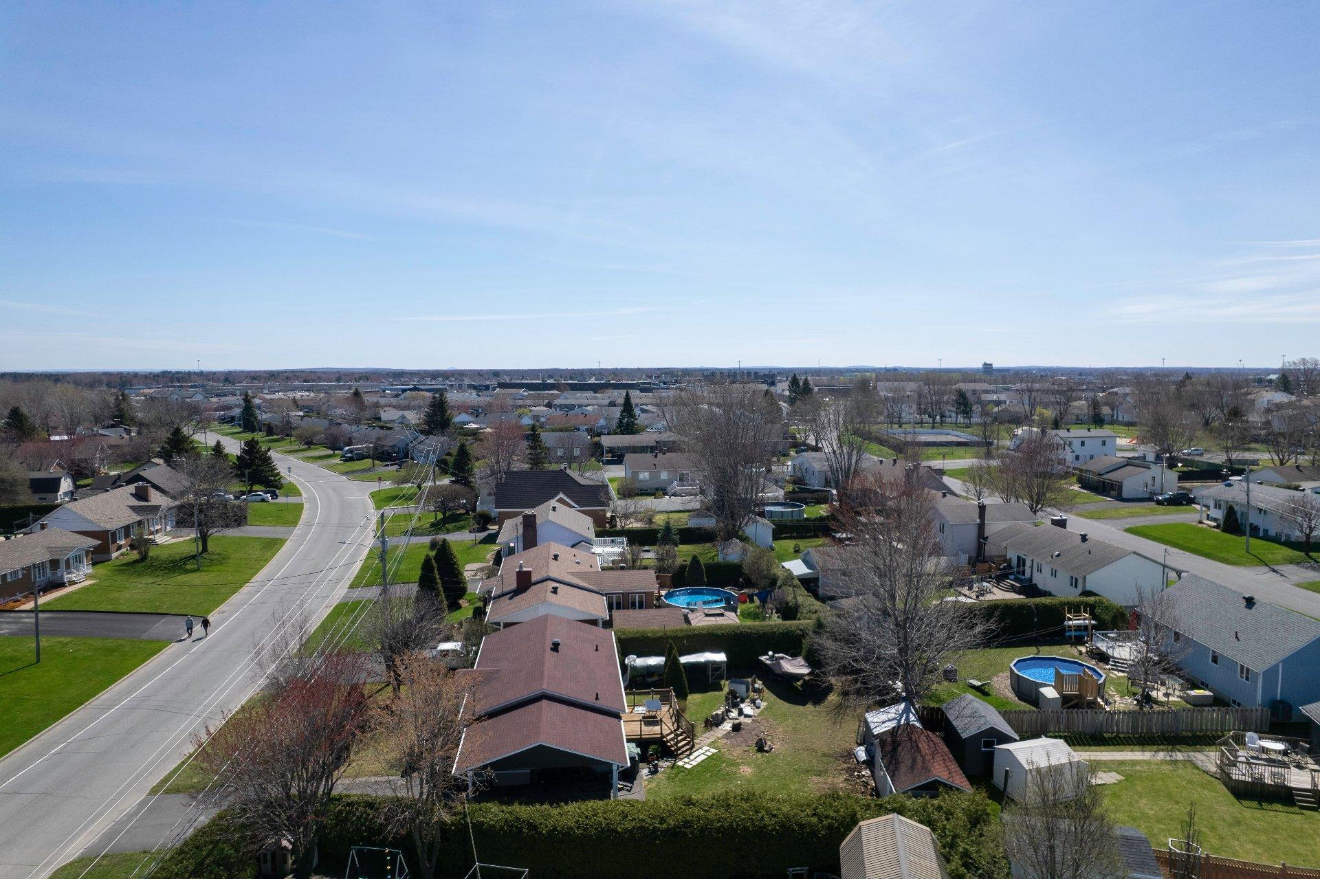 









425


Boul. Patrick

,
Drummondville,




QC
J2E1E3

