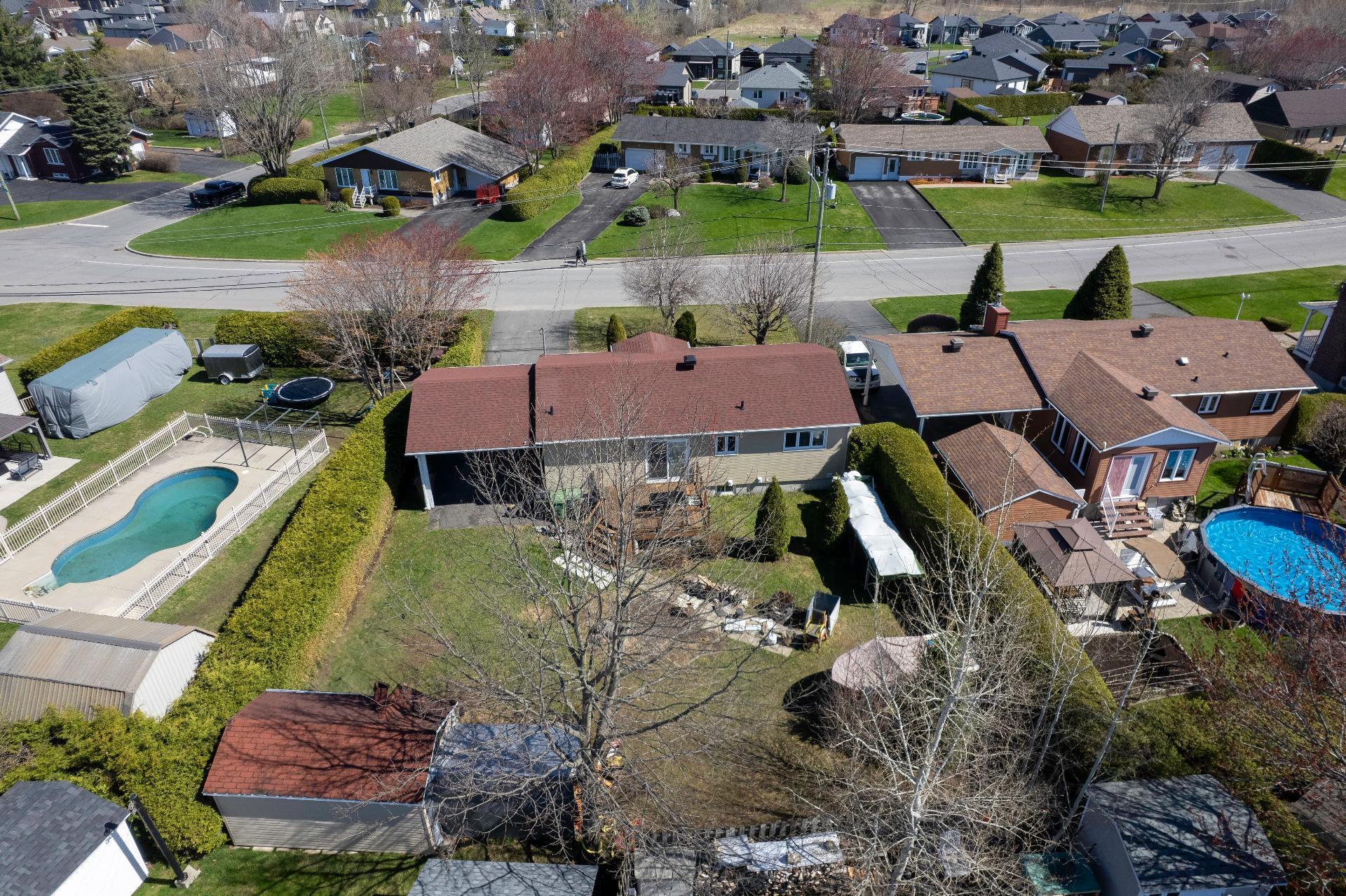 









425


Boul. Patrick

,
Drummondville,




QC
J2E1E3

