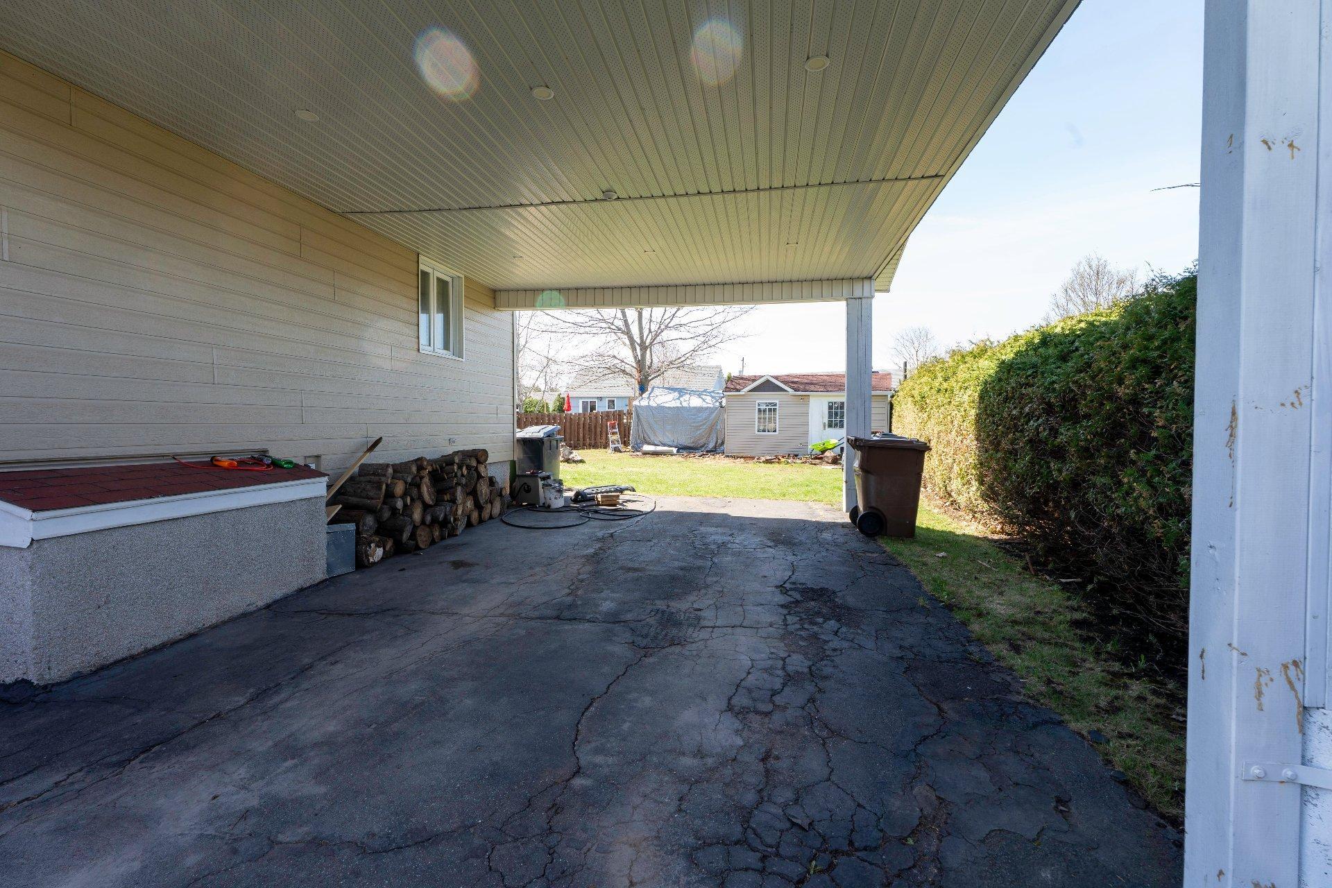 









425


Boul. Patrick

,
Drummondville,




QC
J2E1E3

