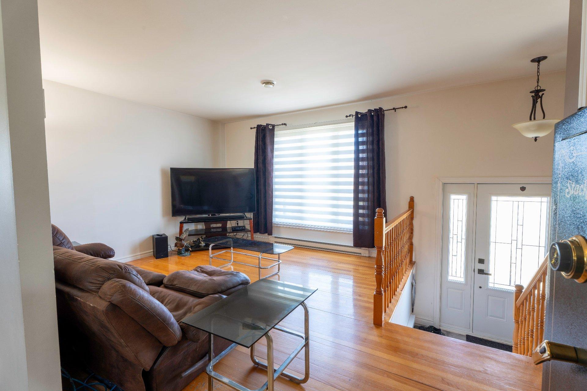 









425


Boul. Patrick

,
Drummondville,




QC
J2E1E3

