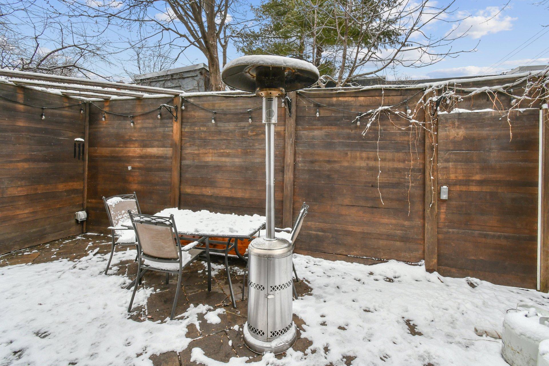 









4271

 - 4277


Rue Chambord

,
Montréal (Le Plateau-Mont-Royal),




QC
H2J3M3

