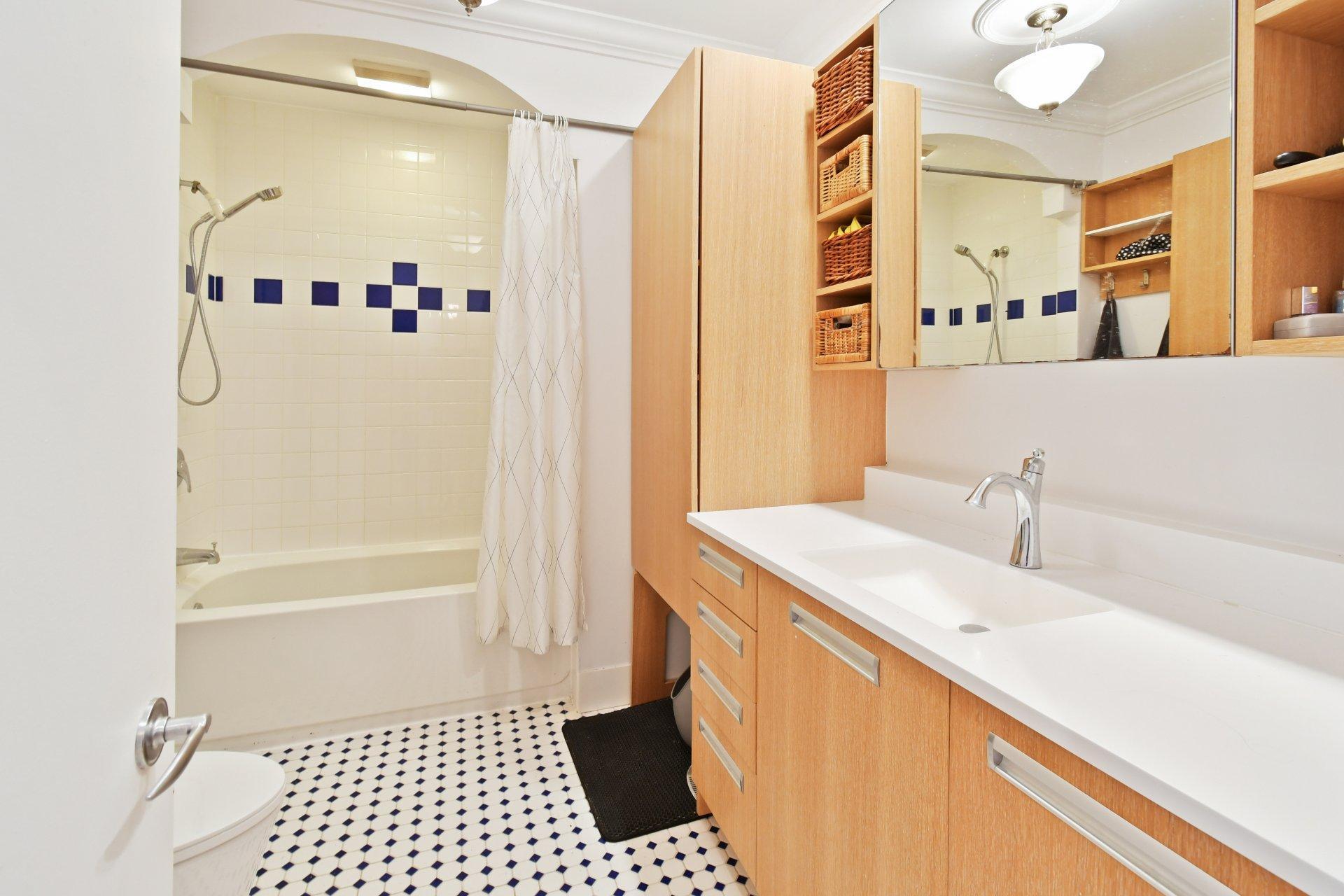 









4271

 - 4277


Rue Chambord

,
Montréal (Le Plateau-Mont-Royal),




QC
H2J3M3

