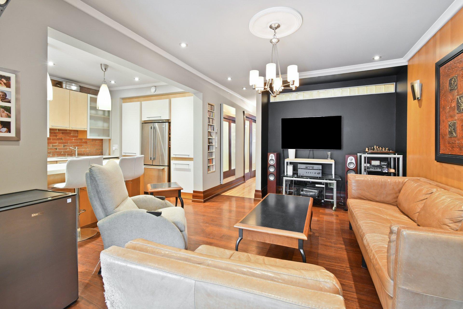 









4271

 - 4277


Rue Chambord

,
Montréal (Le Plateau-Mont-Royal),




QC
H2J3M3

