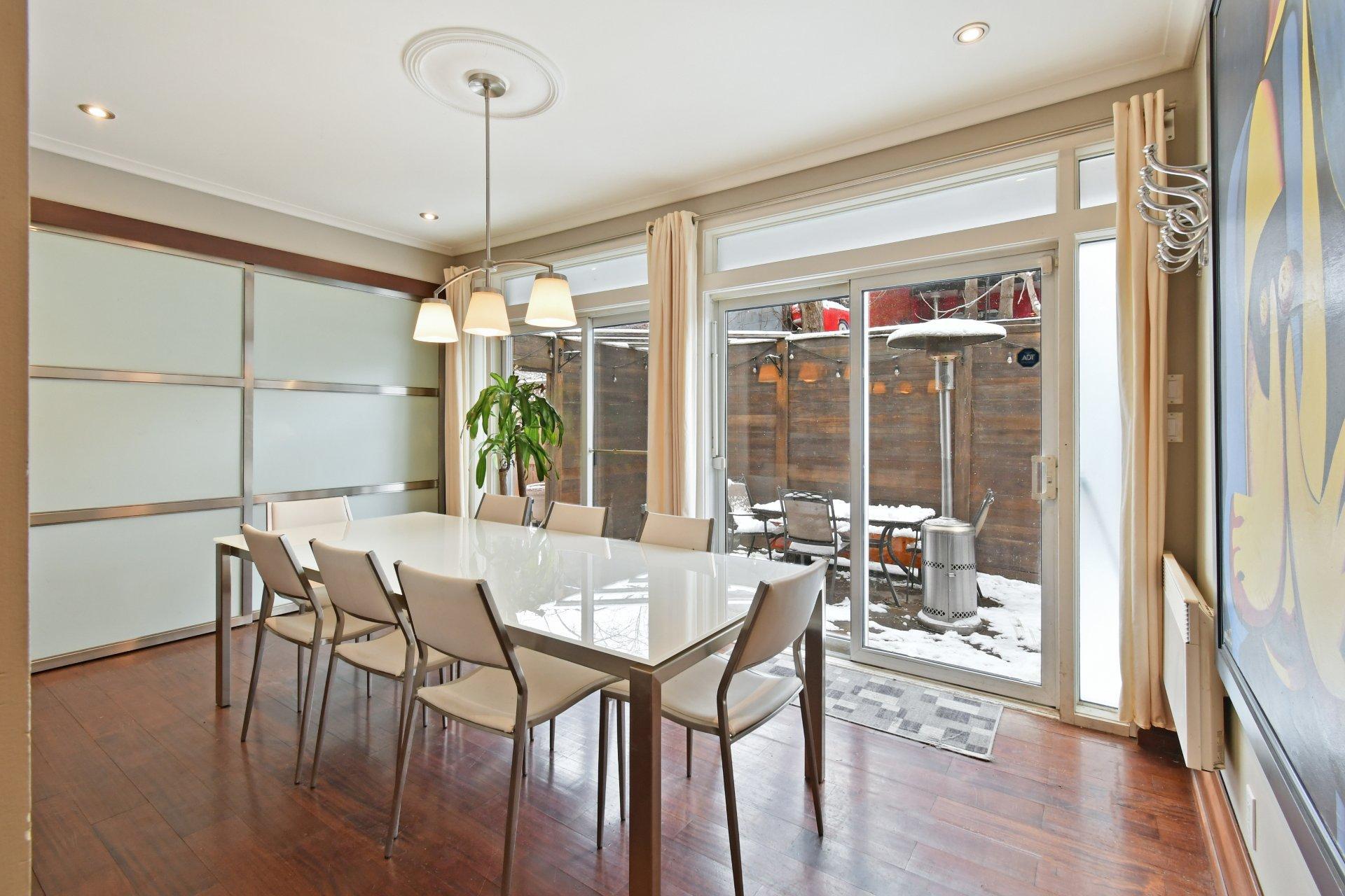 









4271

 - 4277


Rue Chambord

,
Montréal (Le Plateau-Mont-Royal),




QC
H2J3M3

