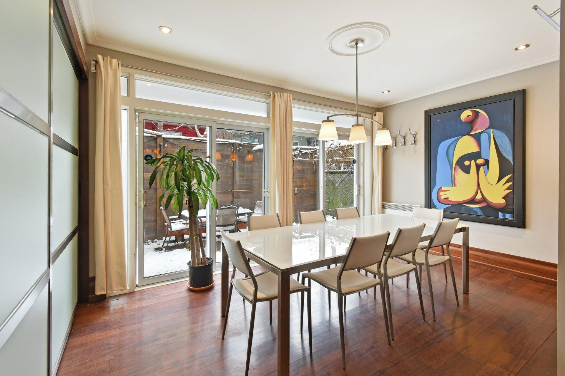 









4271

 - 4277


Rue Chambord

,
Montréal (Le Plateau-Mont-Royal),




QC
H2J3M3

