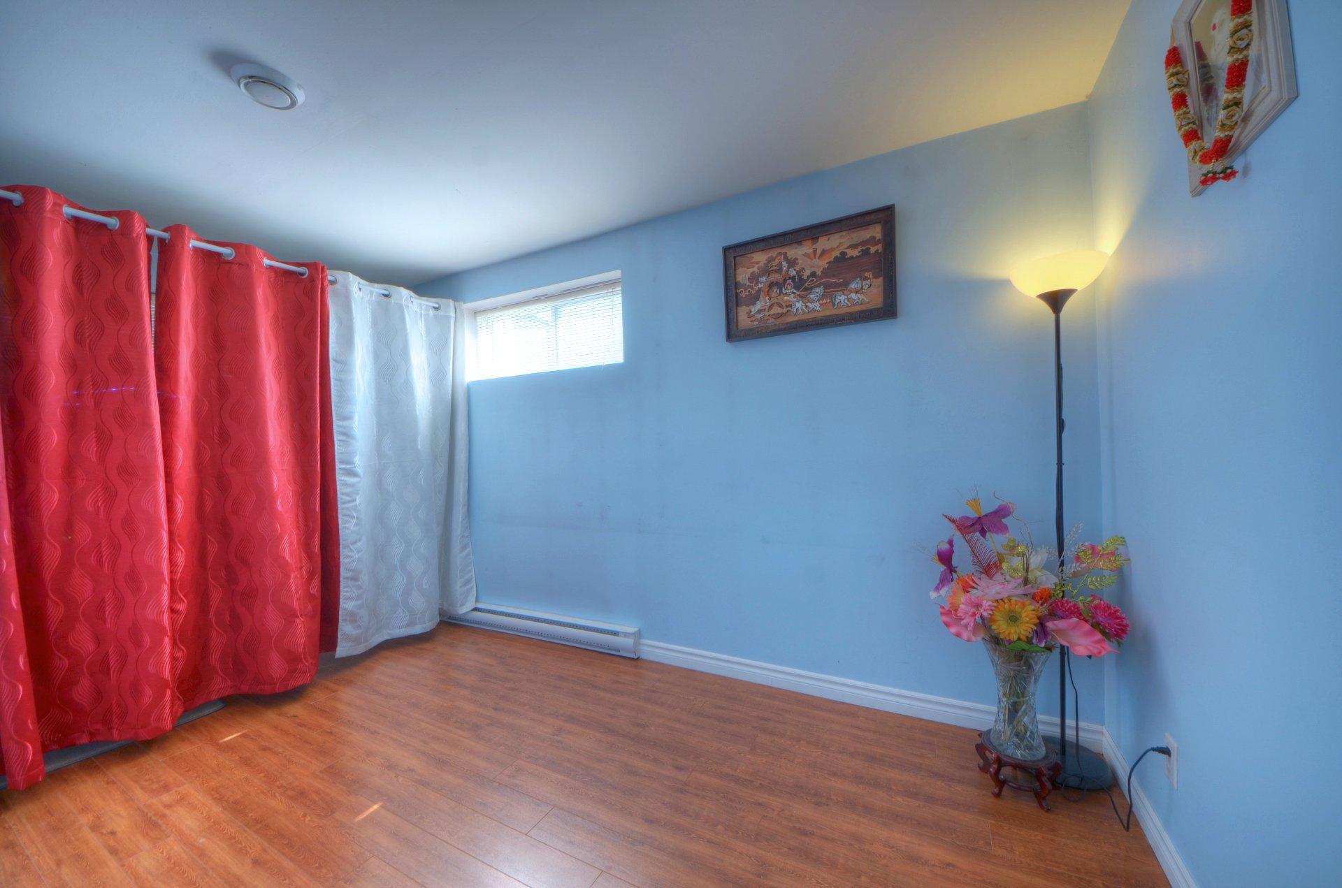 









6095


Rue Corneille

,
Brossard,




QC
J4Z0K2

