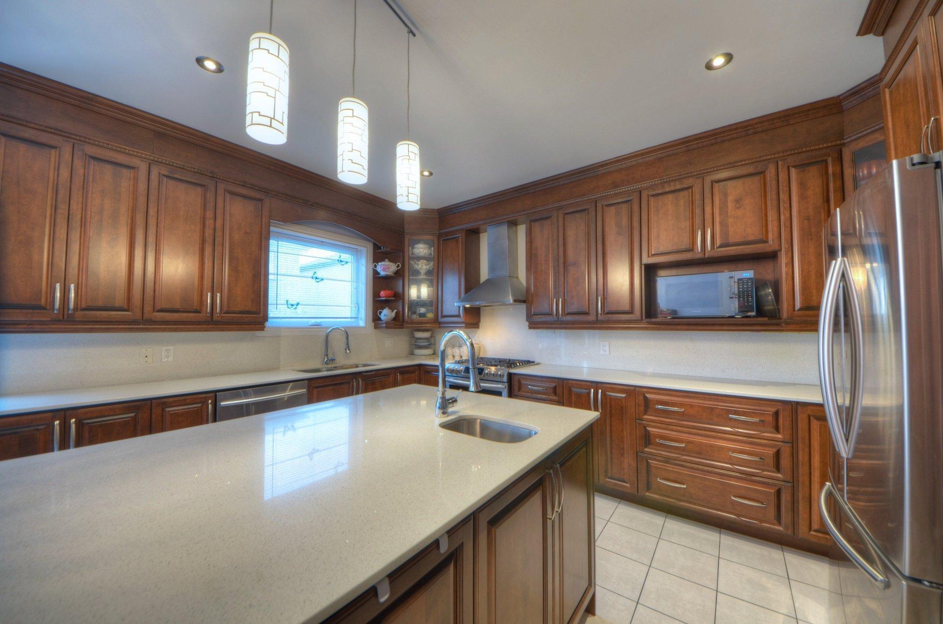 









6095


Rue Corneille

,
Brossard,




QC
J4Z0K2

