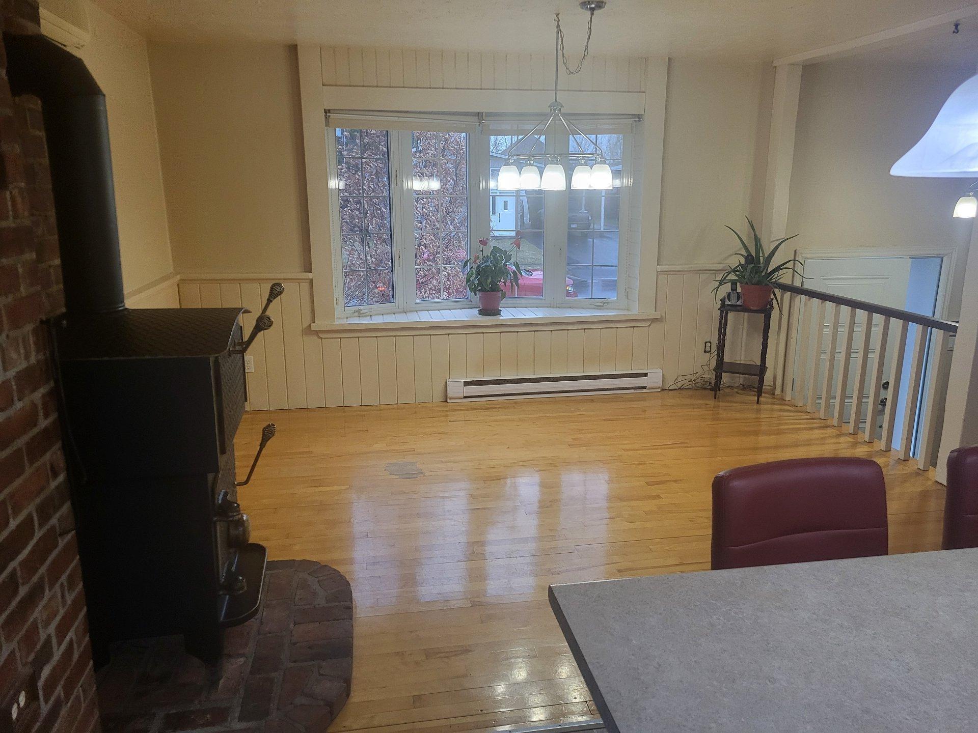 









345


Rue Gravel

,
Sainte-Catherine,




QC
J5C1M3

