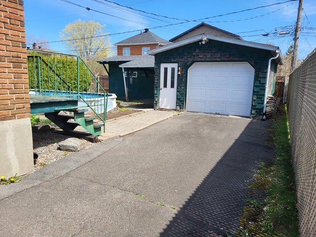 









345


Rue Gravel

,
Sainte-Catherine,




QC
J5C1M3

