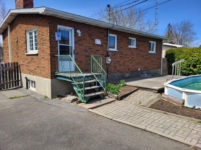 









345


Rue Gravel

,
Sainte-Catherine,




QC
J5C1M3

