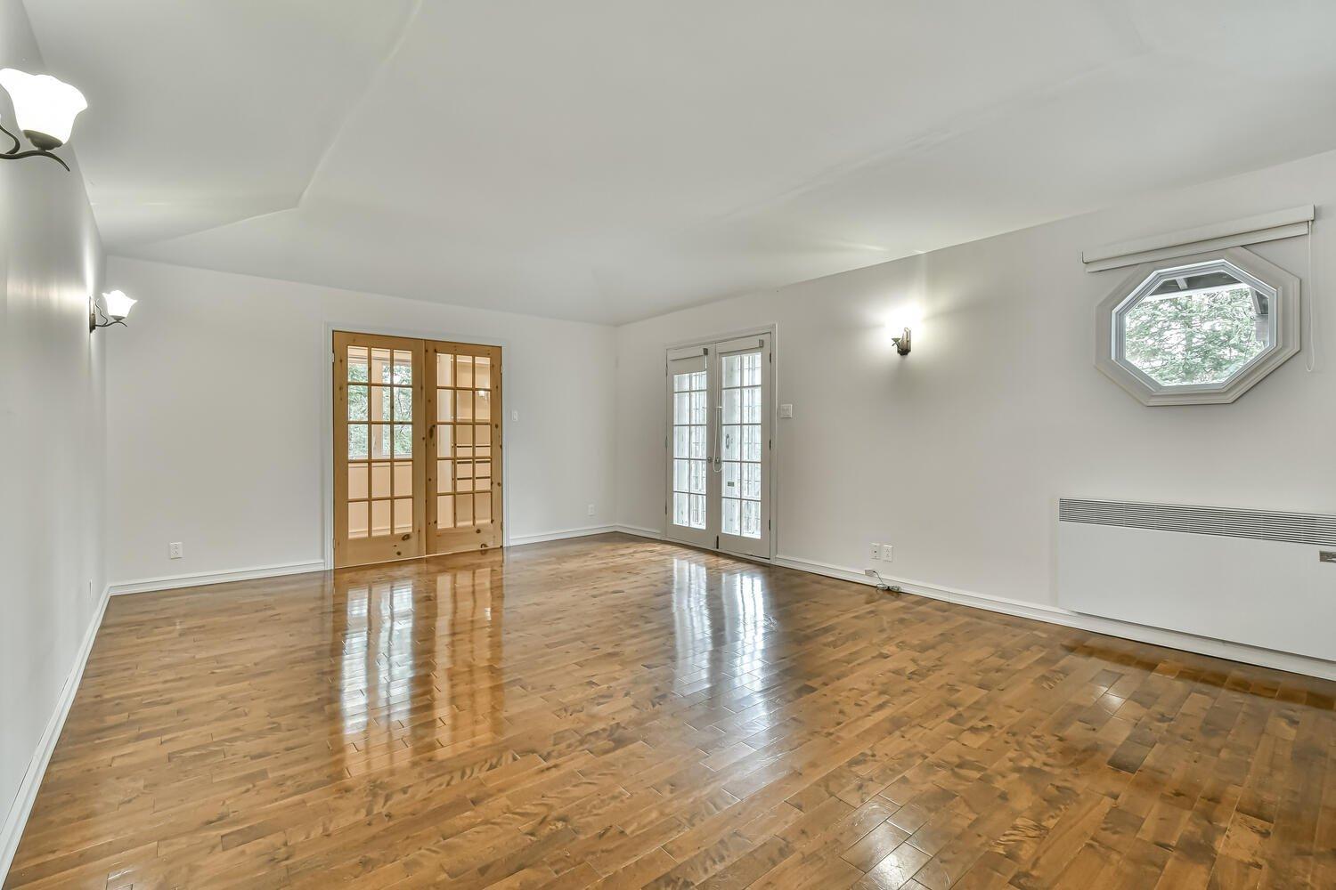 









2659Z

 - 2661Z


Ch. du Village

,
Saint-Adolphe-d'Howard,




QC
J0T2B0

