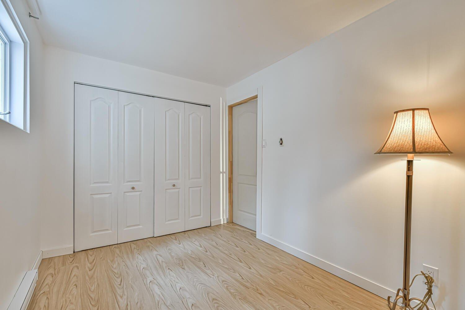 









2659Z

 - 2661Z


Ch. du Village

,
Saint-Adolphe-d'Howard,




QC
J0T2B0

