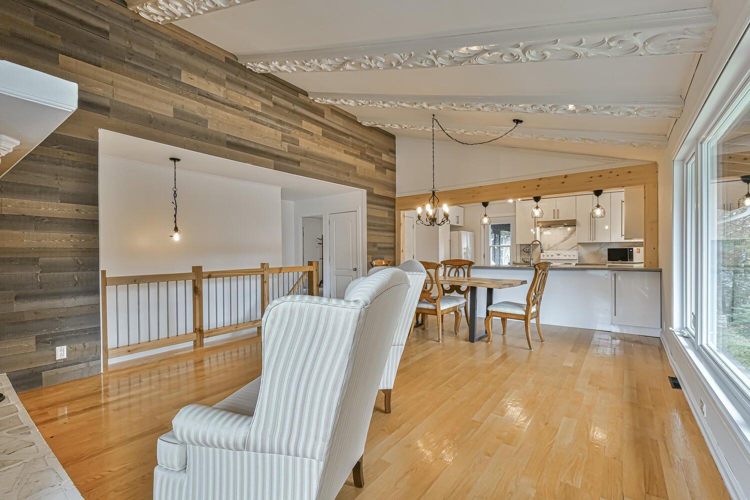 









2659Z

 - 2661Z


Ch. du Village

,
Saint-Adolphe-d'Howard,




QC
J0T2B0

