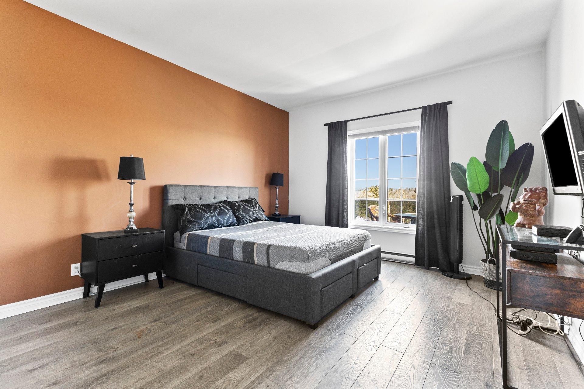 









156


Boul. de Lucerne

, 604,
Gatineau (Hull),




QC
J9A3W1

