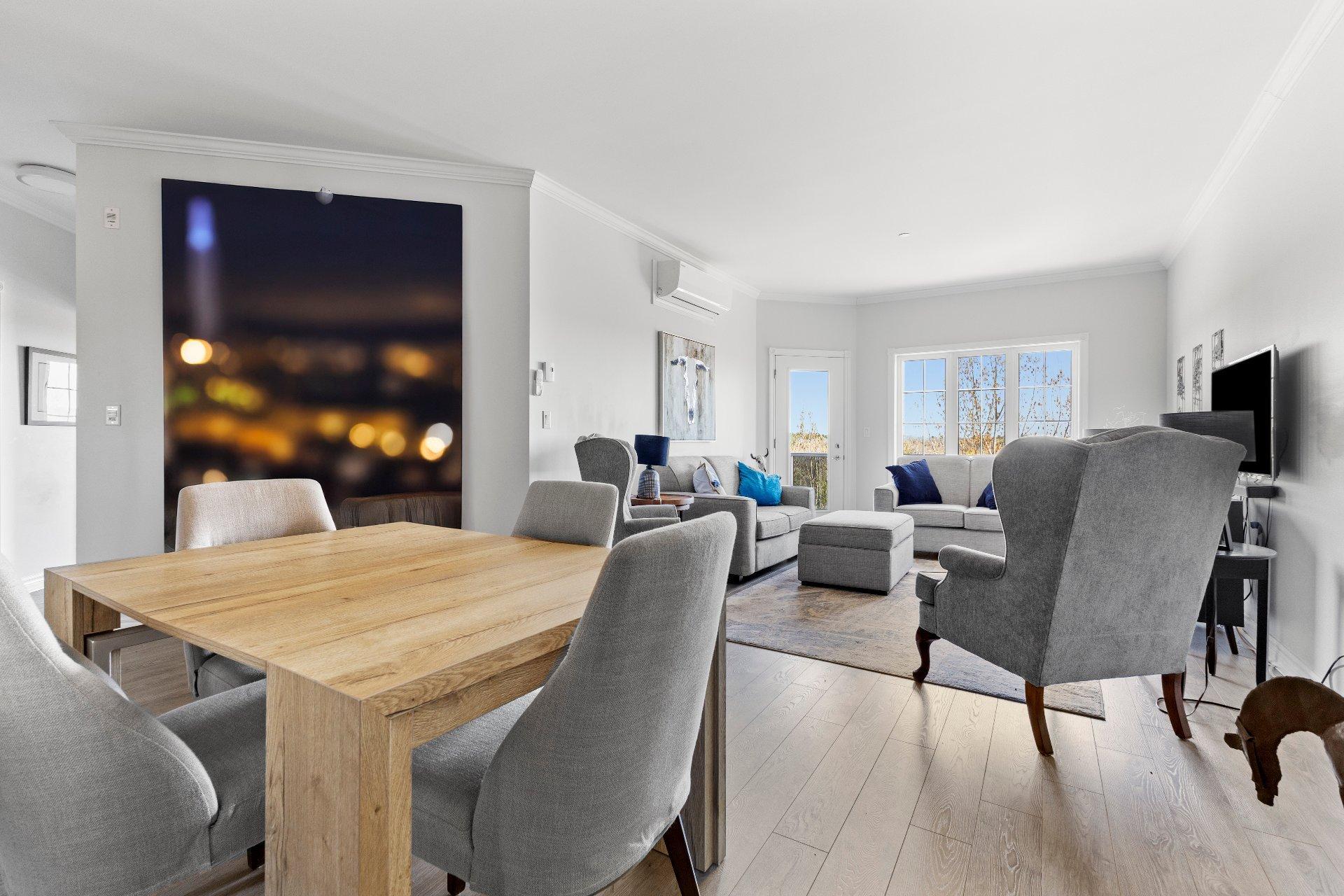 









156


Boul. de Lucerne

, 604,
Gatineau (Hull),




QC
J9A3W1

