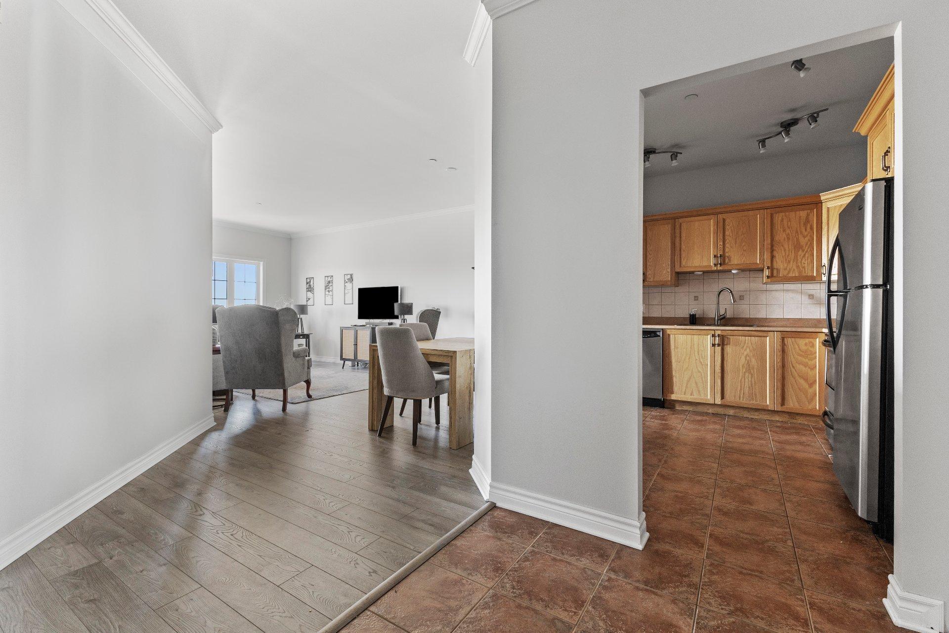 









156


Boul. de Lucerne

, 604,
Gatineau (Hull),




QC
J9A3W1

