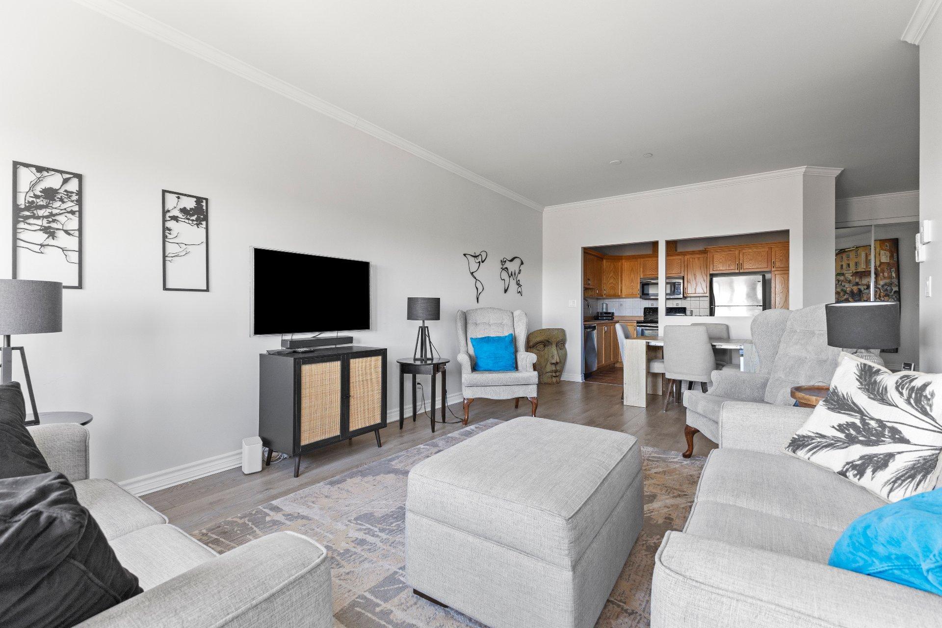 









156


Boul. de Lucerne

, 604,
Gatineau (Hull),




QC
J9A3W1

