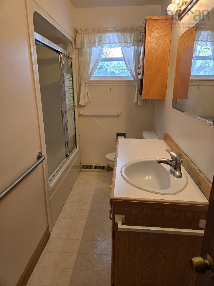 












9 Allison Avenue

,
Bible Hill,




NS
B2N 4L4

