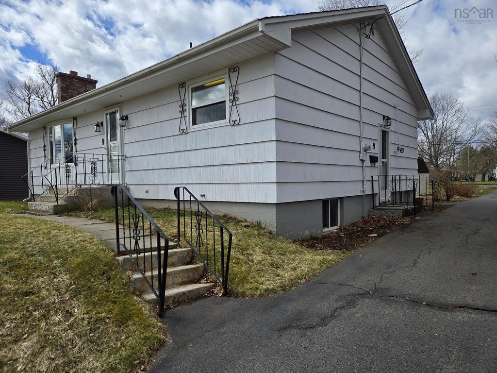 












9 Allison Avenue

,
Bible Hill,




NS
B2N 4L4


