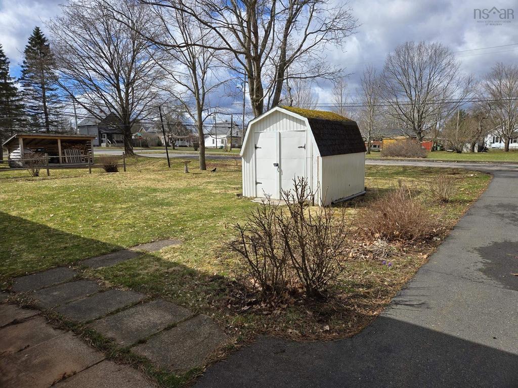 












9 Allison Avenue

,
Bible Hill,




NS
B2N 4L4

