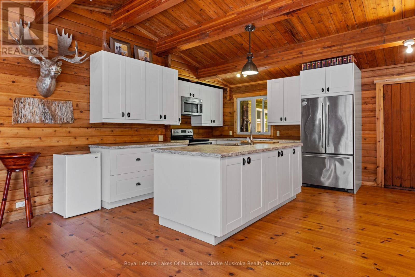 












215 CRANE LAKE WATER

,
The Archipelago (Archipelago South),




Ontario
P2A0B7

