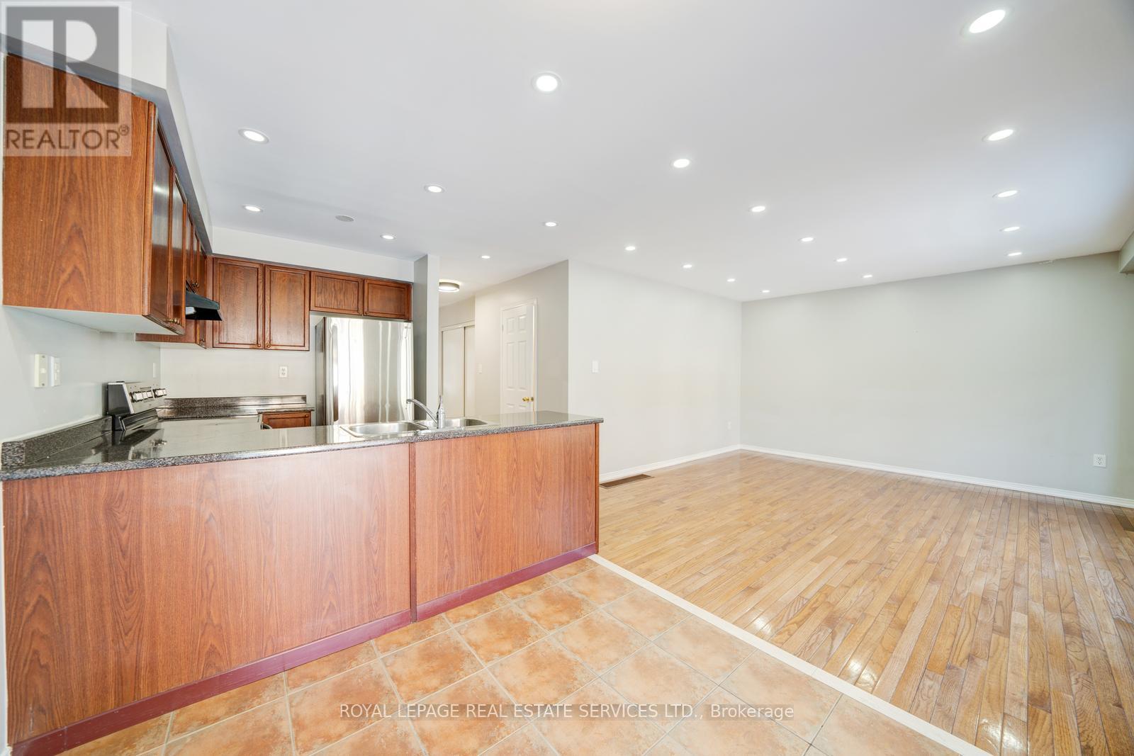 












1875 SECRETARIAT PLACE

,
Oshawa,




Ontario
L1L1C8

