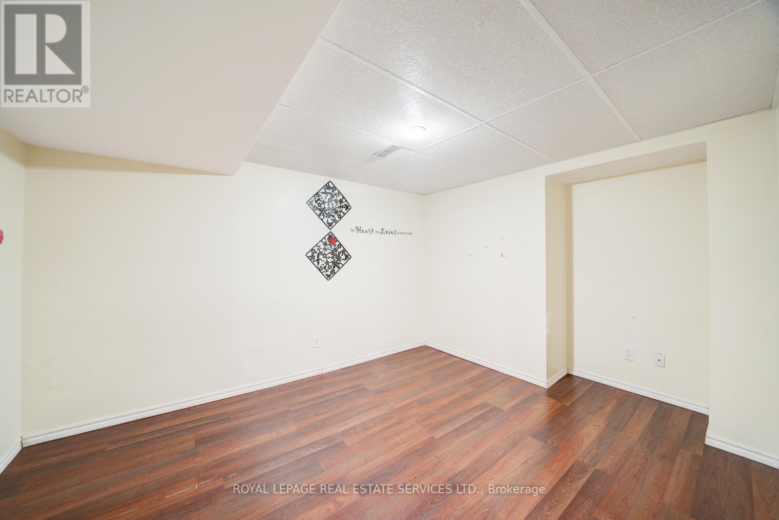 












1875 SECRETARIAT PLACE

,
Oshawa,




Ontario
L1L1C8


