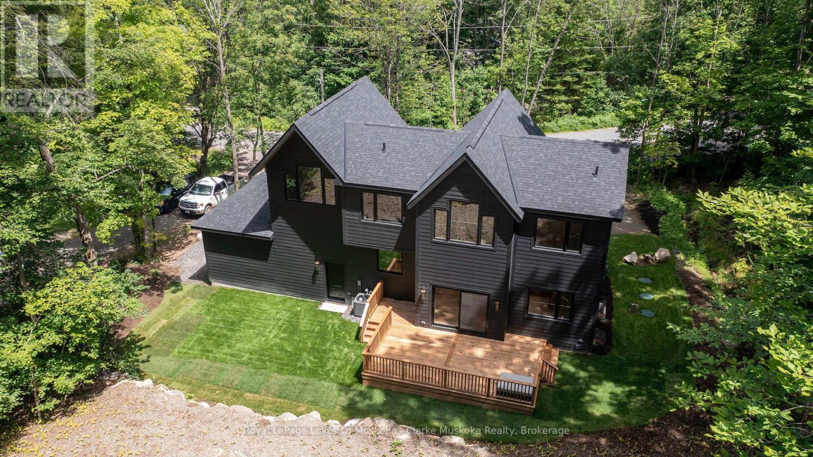 












19 TODHOLM DRIVE

,
Muskoka Lakes (Medora),




Ontario
P0B1J0

