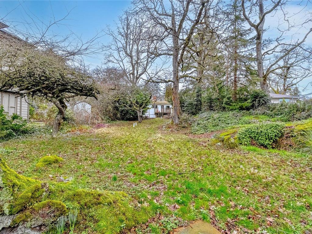 









Lot N


Burnside

Rd West,
Saanich,







BC
V8Z 1N4

