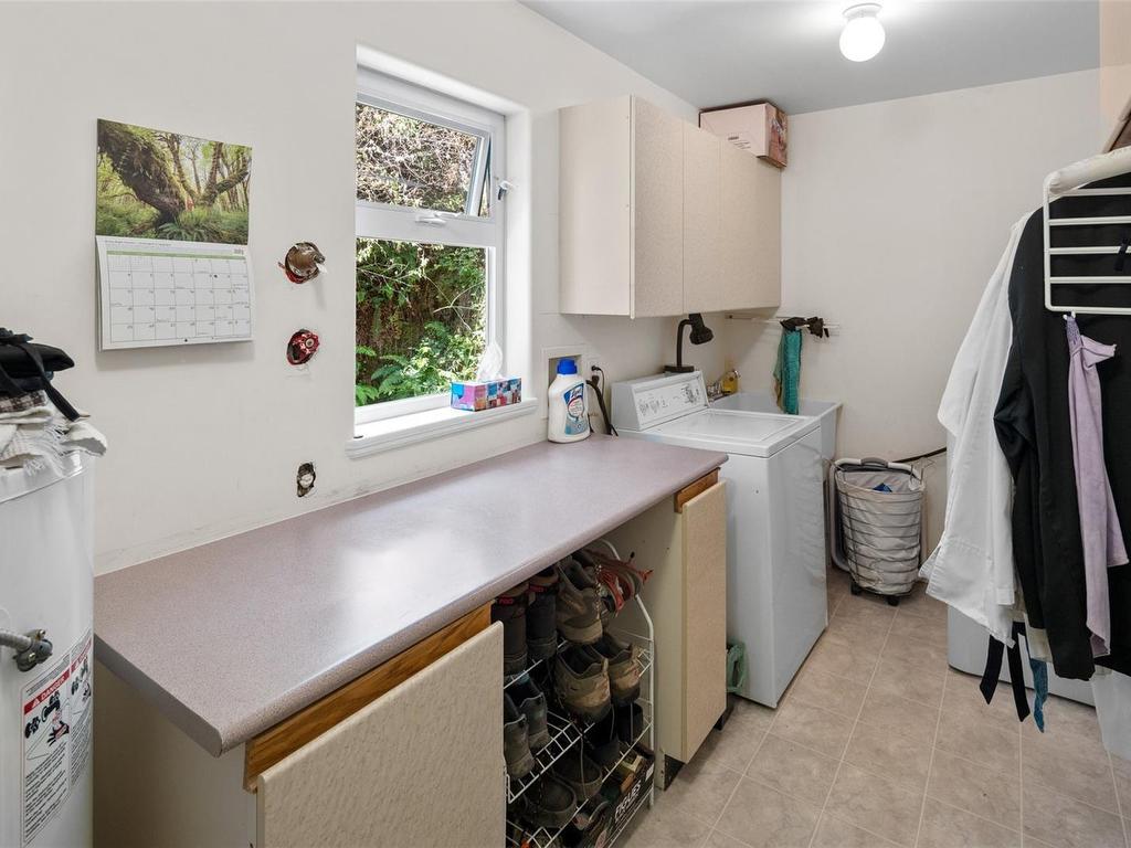 









7760


West Coast

Rd,
Sooke,




BC
V9Z 0R7


