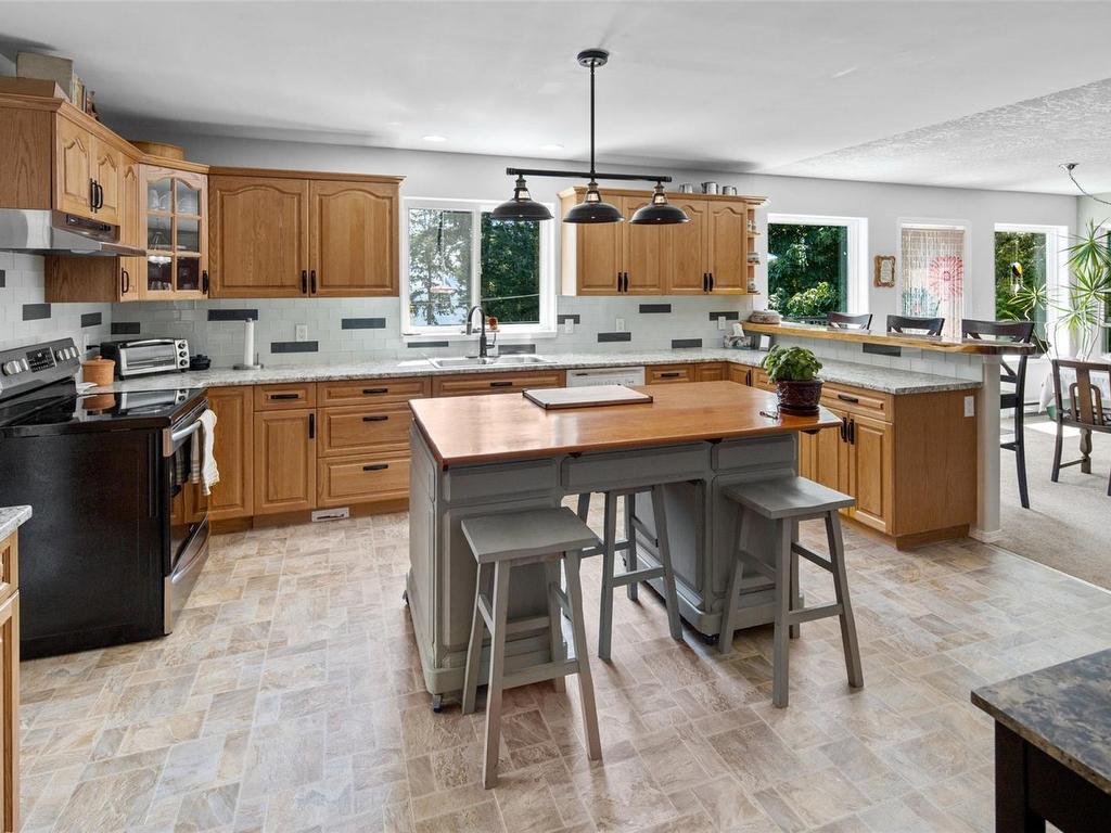 









7760


West Coast

Rd,
Sooke,




BC
V9Z 0R7


