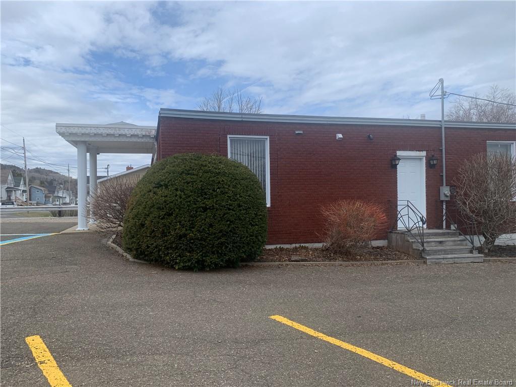 









421


Victoria

,
Dalhousie,




NB
E8C 2V2

