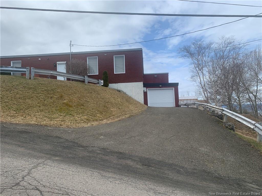 









421


Victoria

,
Dalhousie,




NB
E8C 2V2

