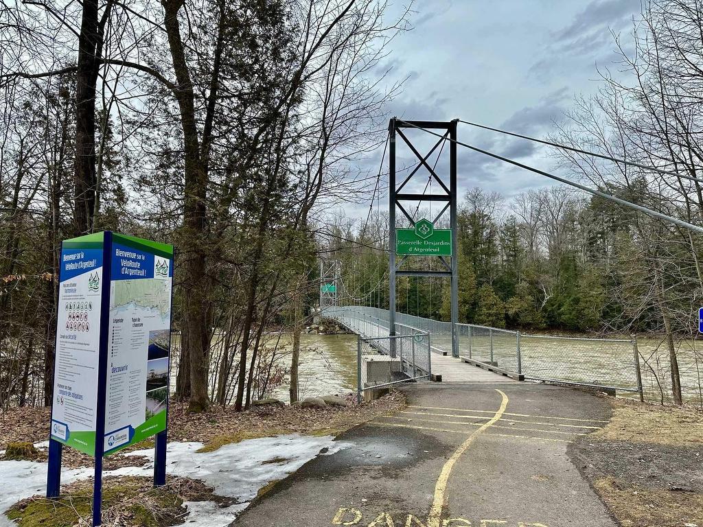 









17


Rue Santerre

,
Saint-André-d'Argenteuil,




QC
J0V1X0

