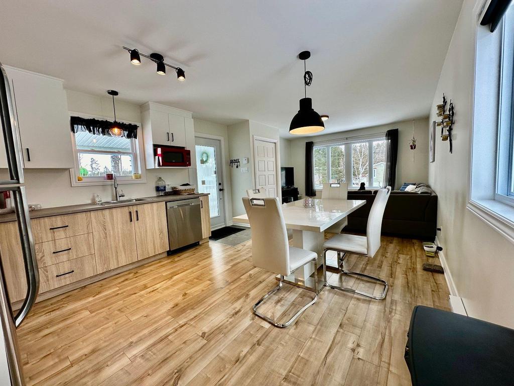 









17


Rue Santerre

,
Saint-André-d'Argenteuil,




QC
J0V1X0

