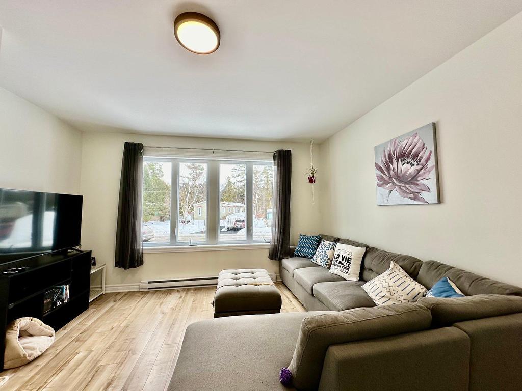 









17


Rue Santerre

,
Saint-André-d'Argenteuil,




QC
J0V1X0


