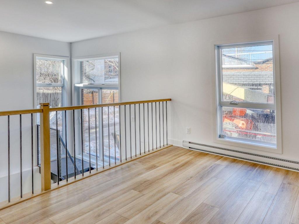 









383


Rue St-Zotique E.

, 1,
Montréal (Rosemont/La Petite-Patrie),




QC
H2S1C8

