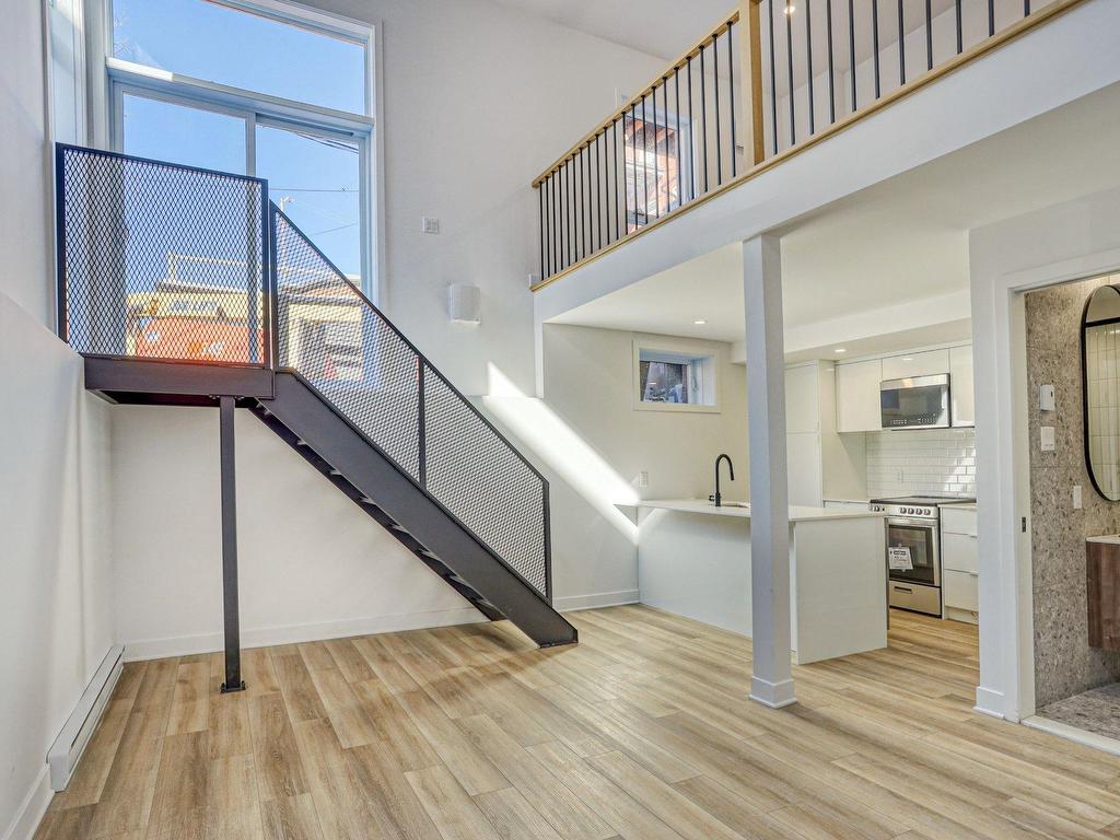 









383


Rue St-Zotique E.

, 1,
Montréal (Rosemont/La Petite-Patrie),




QC
H2S1C8

