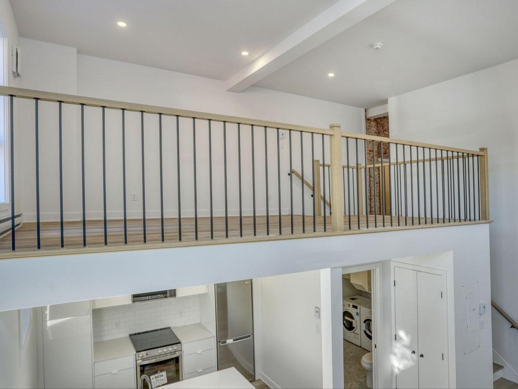 









383


Rue St-Zotique E.

, 1,
Montréal (Rosemont/La Petite-Patrie),




QC
H2S1C8

