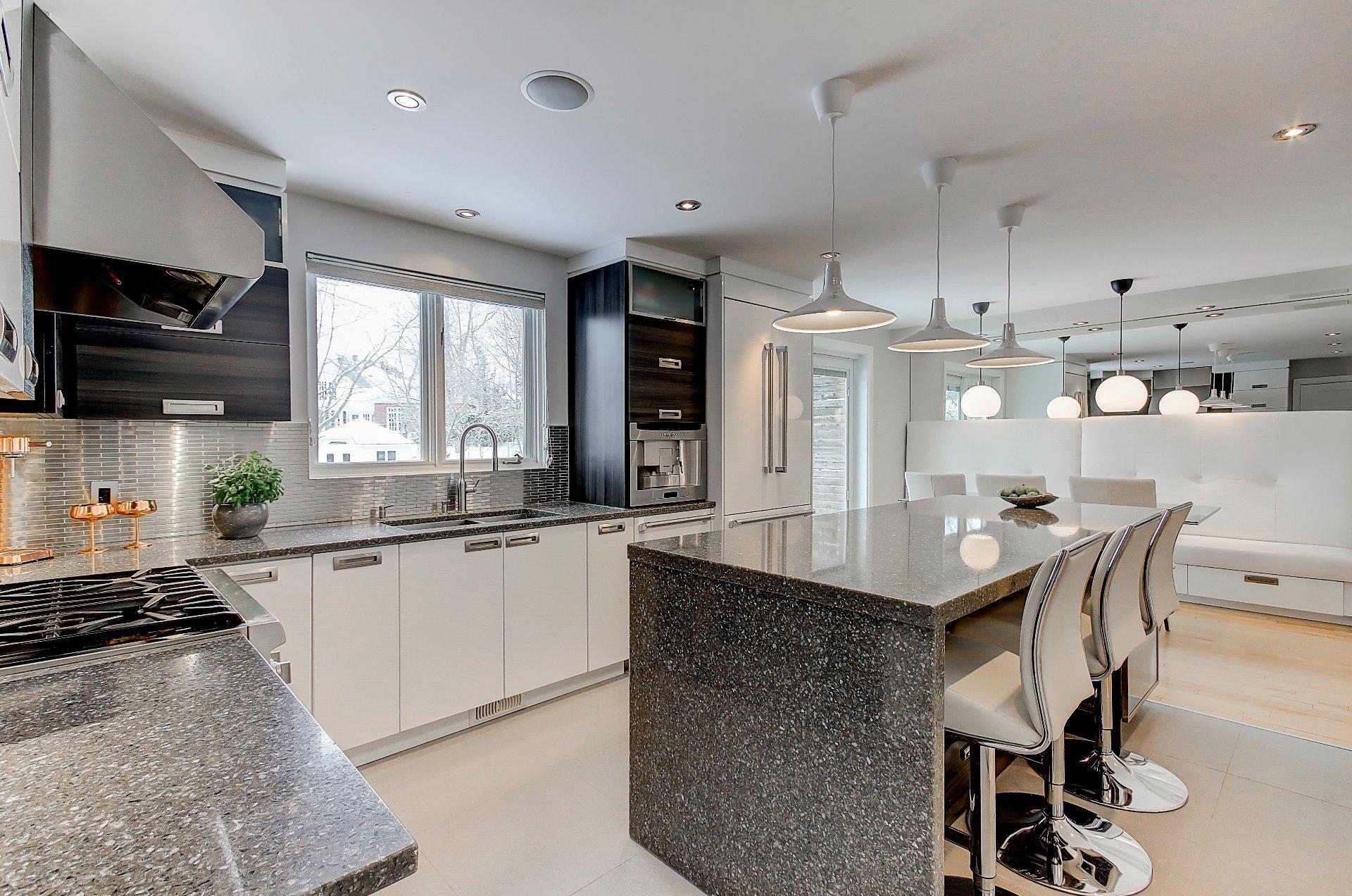 









475


Rue Beaumont E.

,
Saint-Bruno-de-Montarville,




QC
J3V2R2

