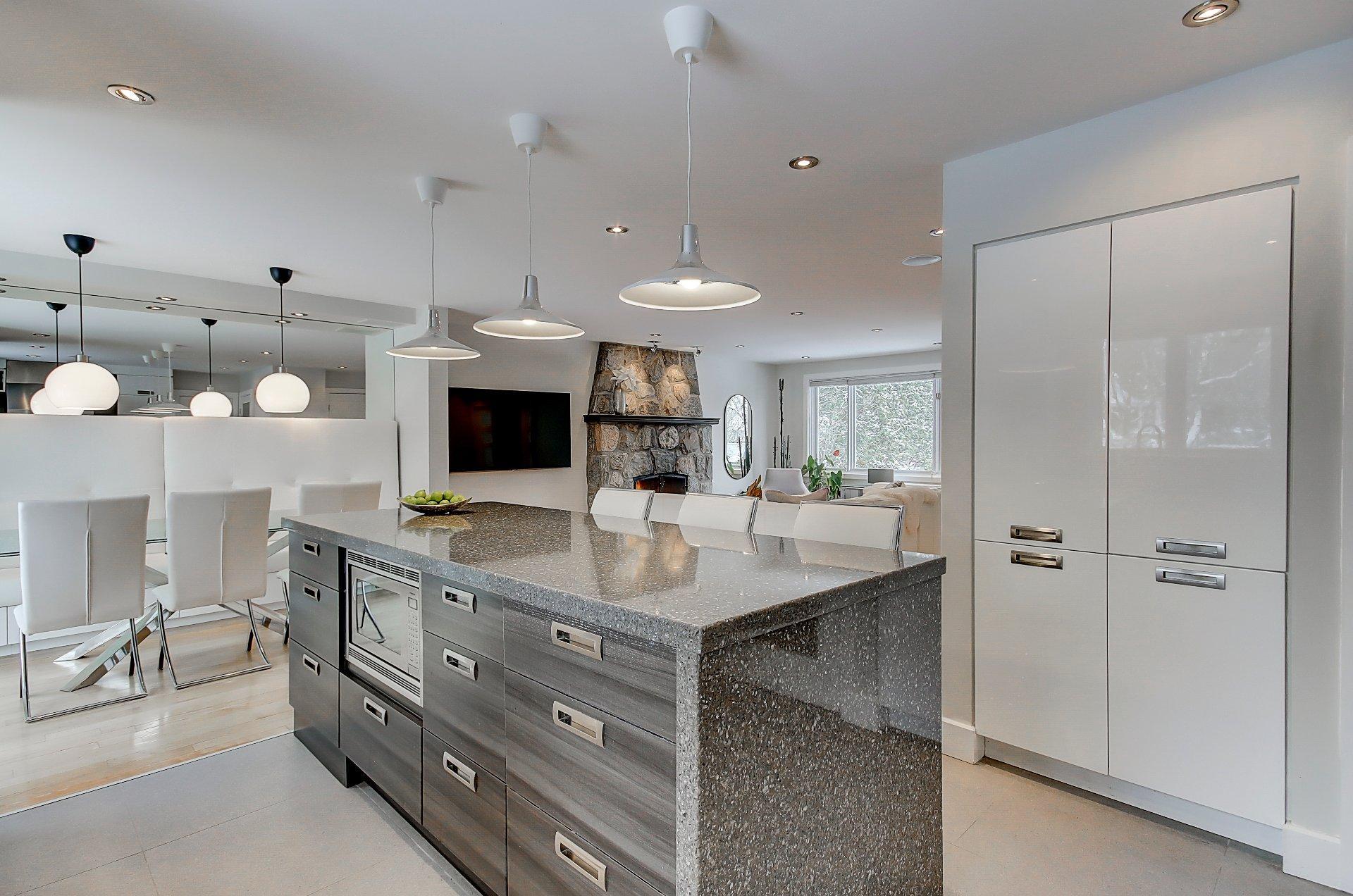 









475


Rue Beaumont E.

,
Saint-Bruno-de-Montarville,




QC
J3V2R2

