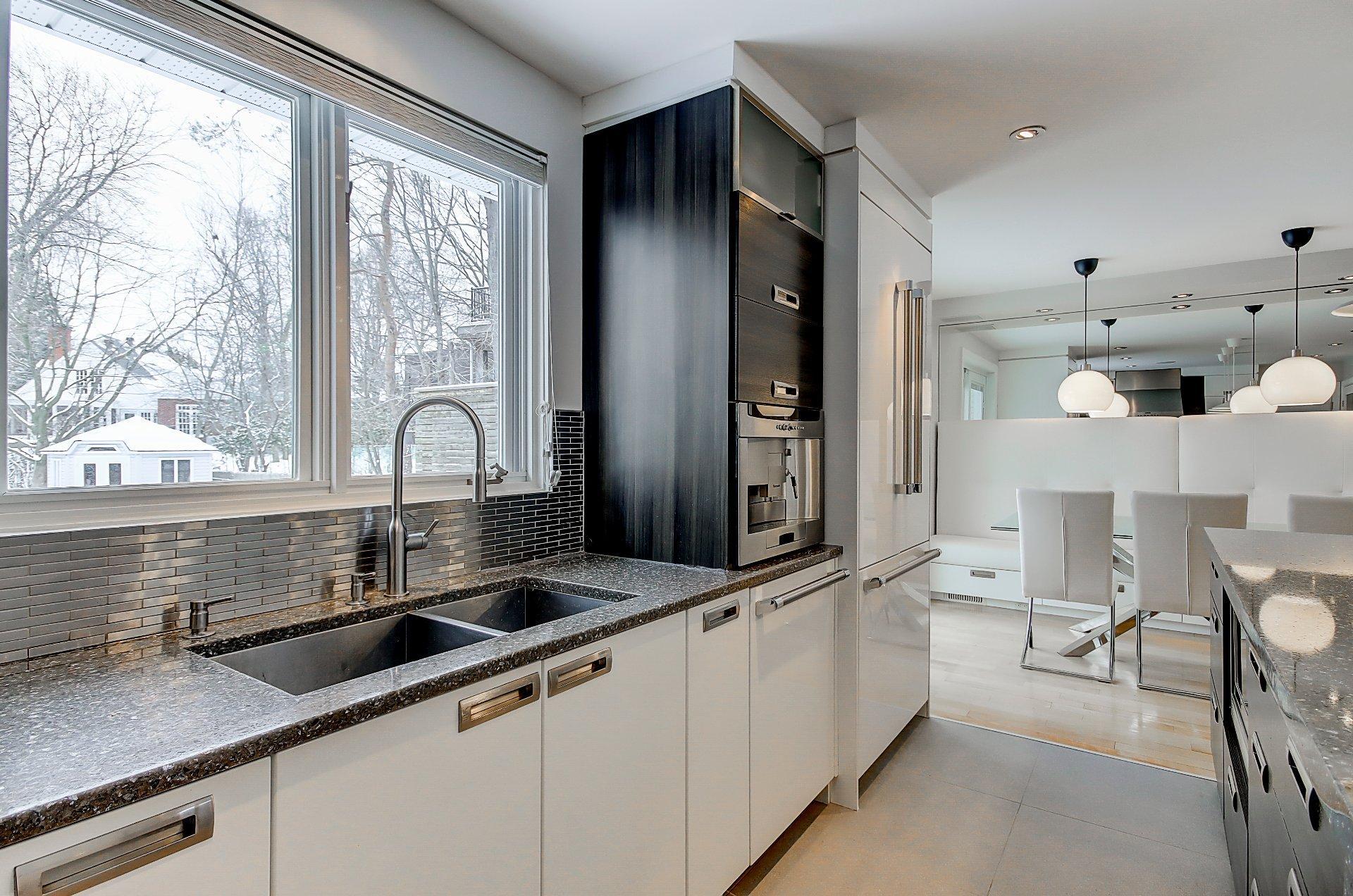 









475


Rue Beaumont E.

,
Saint-Bruno-de-Montarville,




QC
J3V2R2

