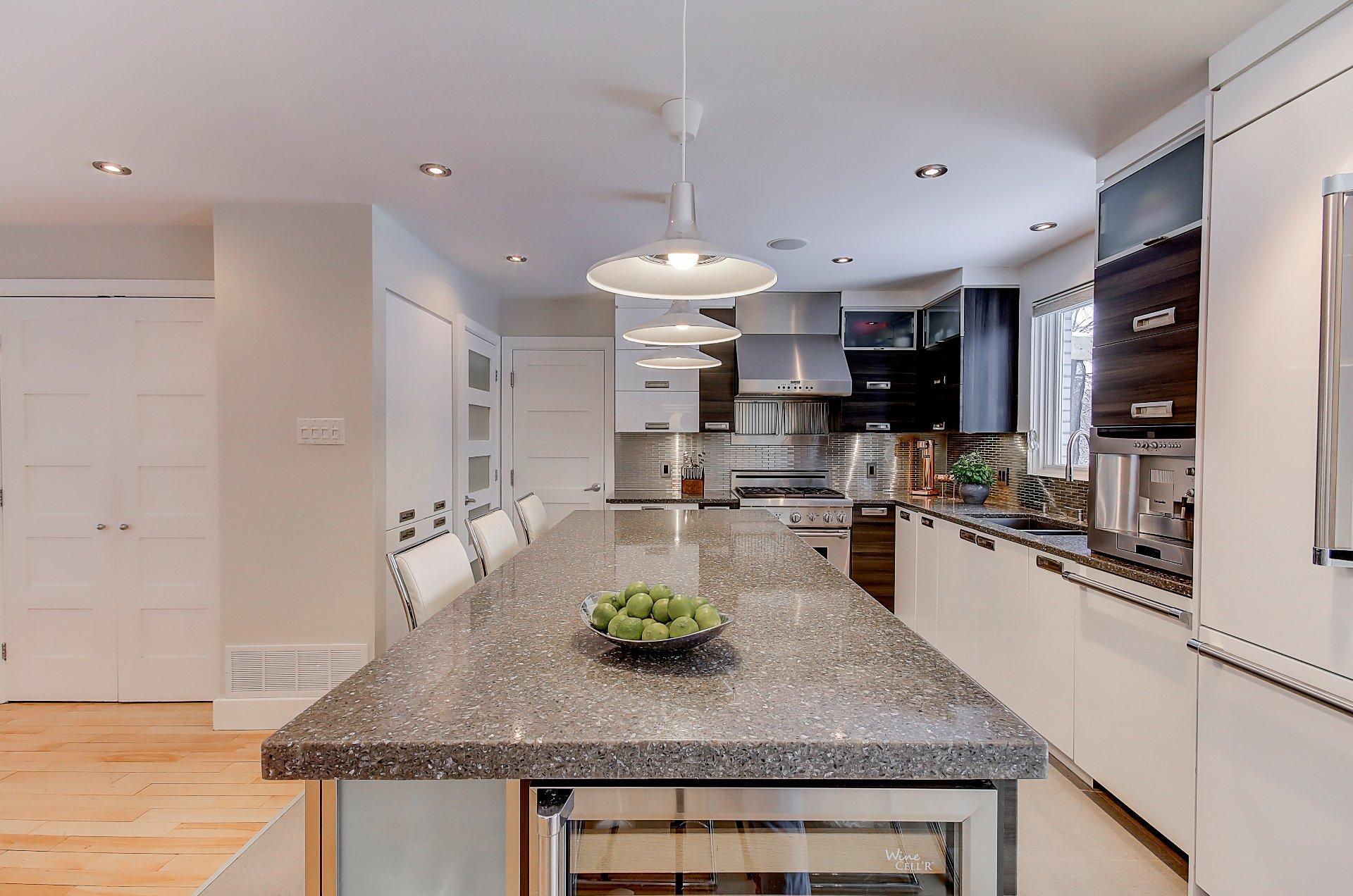 









475


Rue Beaumont E.

,
Saint-Bruno-de-Montarville,




QC
J3V2R2

