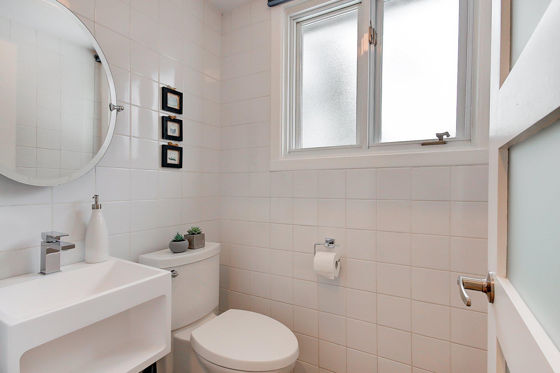 









475


Rue Beaumont E.

,
Saint-Bruno-de-Montarville,




QC
J3V2R2

