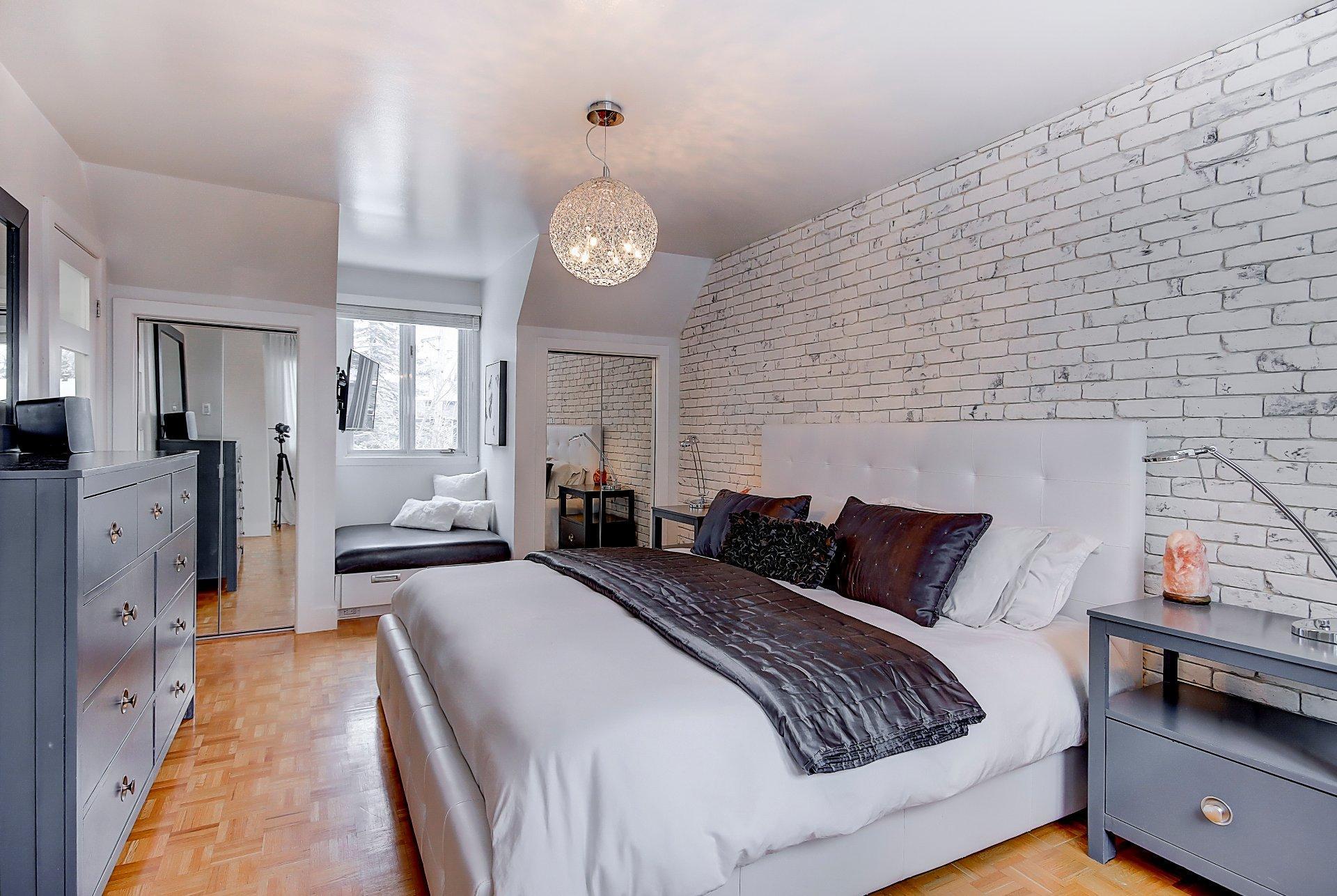 









475


Rue Beaumont E.

,
Saint-Bruno-de-Montarville,




QC
J3V2R2

