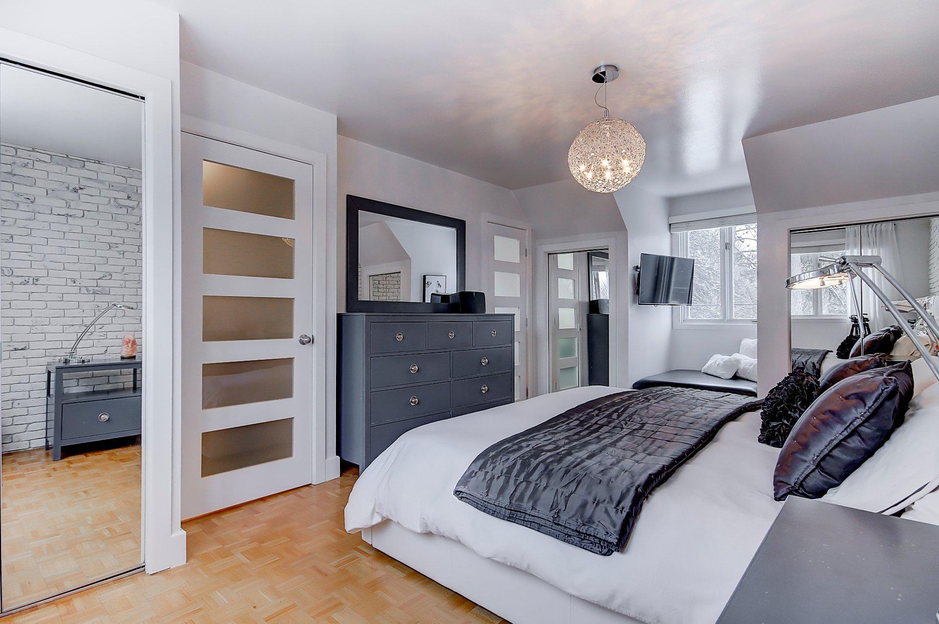 









475


Rue Beaumont E.

,
Saint-Bruno-de-Montarville,




QC
J3V2R2

