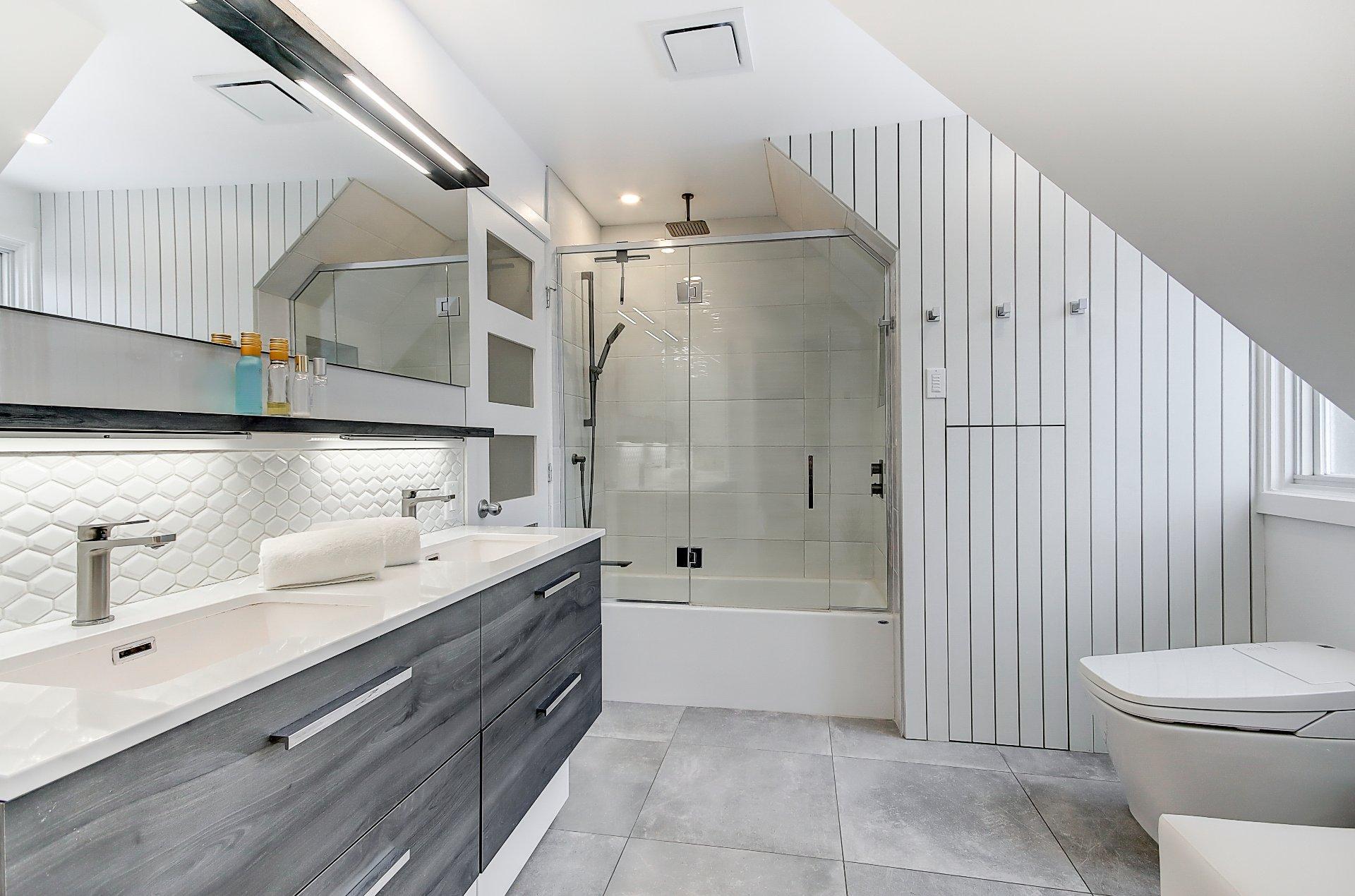 









475


Rue Beaumont E.

,
Saint-Bruno-de-Montarville,




QC
J3V2R2

